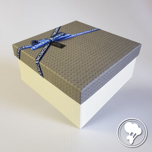 Square-Shaped Gift Boxes